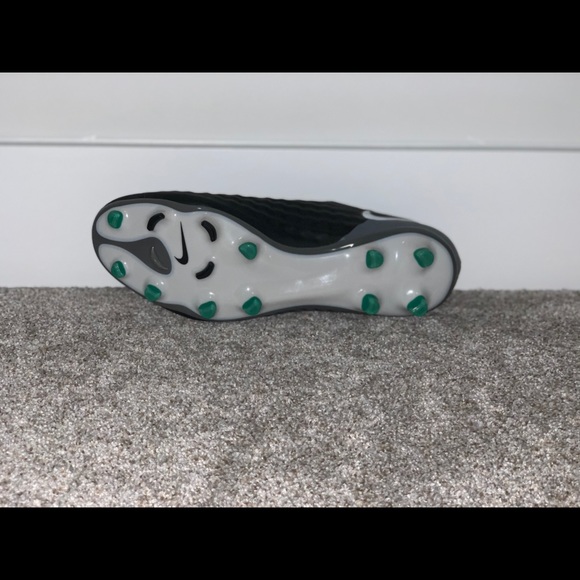 Nike Soccer Cleats Black Grey Green Size 12.5 - Picture 6 of 7